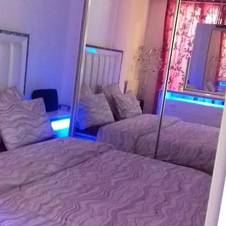 Apartment 3-bedroom Royal At Chateau Versailles Le Chesnay (Yvelines)