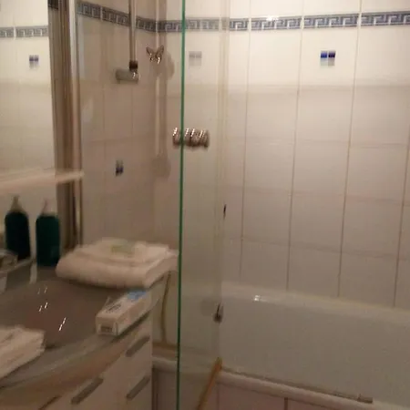 Apartment 3-bedroom Royal At Chateau Versailles Le Chesnay (Yvelines)